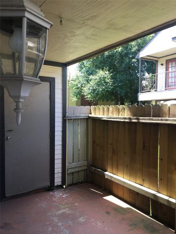 13480 S Thorntree Drive 303, Houston, TX 77015