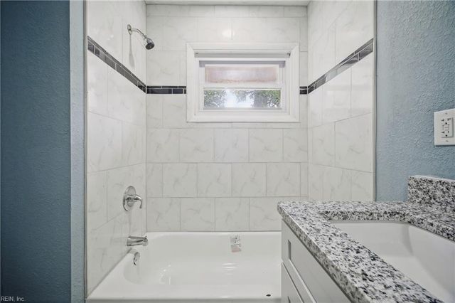 749 Holladay LN, Virginia Beach, VA 23455