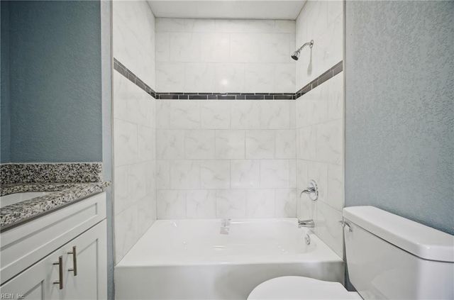 749 Holladay LN, Virginia Beach, VA 23455