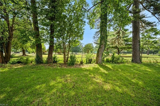 749 Holladay LN, Virginia Beach, VA 23455