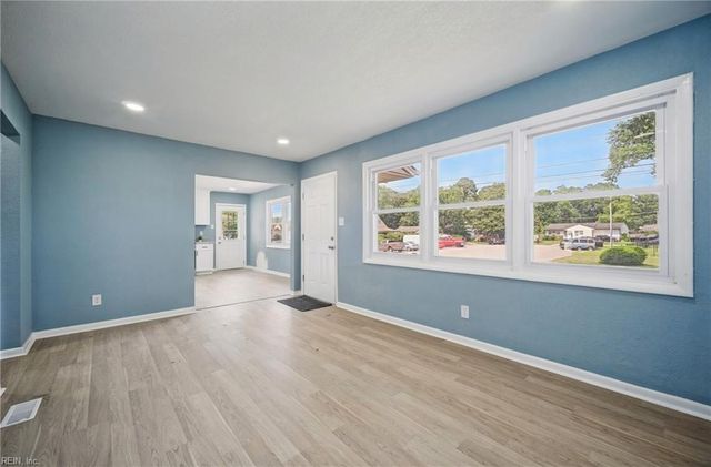 749 Holladay LN, Virginia Beach, VA 23455