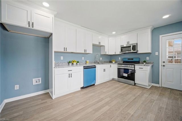 749 Holladay LN, Virginia Beach, VA 23455