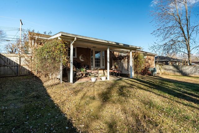 411 Hershey Dr, Hopkinsville, KY 42240