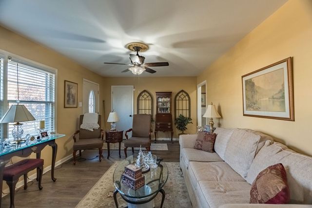 411 Hershey Dr, Hopkinsville, KY 42240