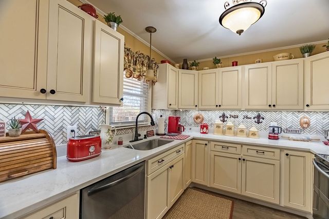 411 Hershey Dr, Hopkinsville, KY 42240