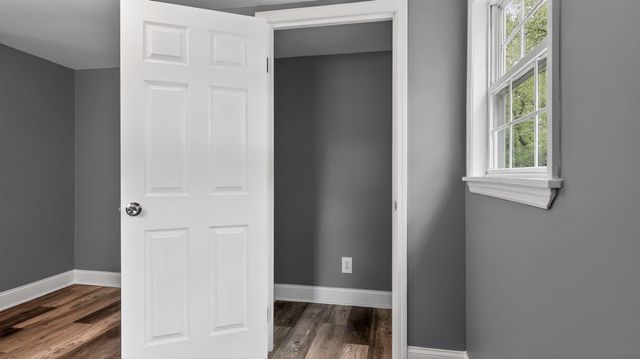 33 S Lake Terrace, Rossville, GA 30741