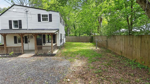 33 S Lake Terrace, Rossville, GA 30741