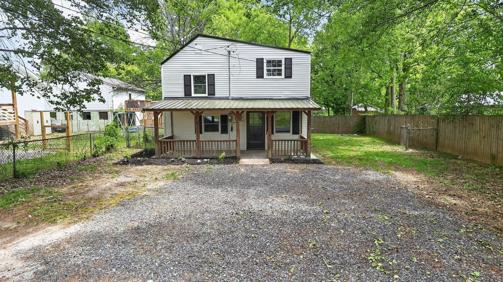 33 S Lake Terrace, Rossville, GA 30741