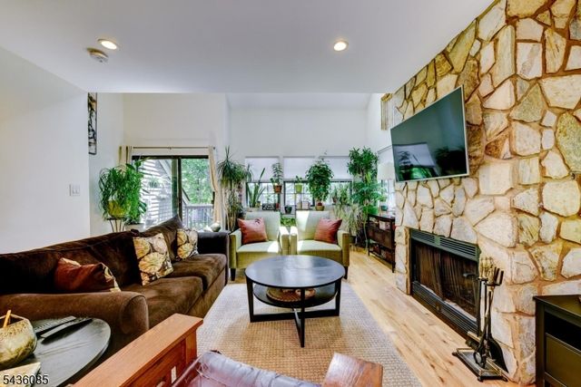57 Bunker Hill Rd H, West Milford Twp., NJ 07480