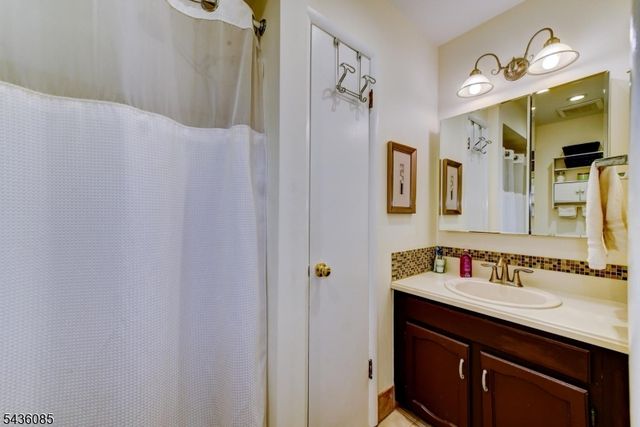 57 Bunker Hill Rd H, West Milford Twp., NJ 07480