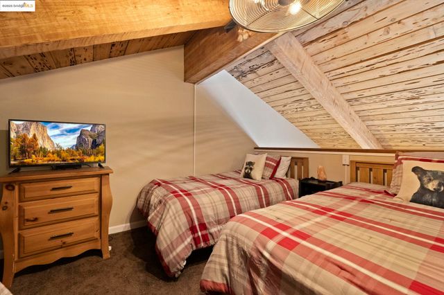 33757 Upper Leland Rd B, Pinecrest, CA 95364