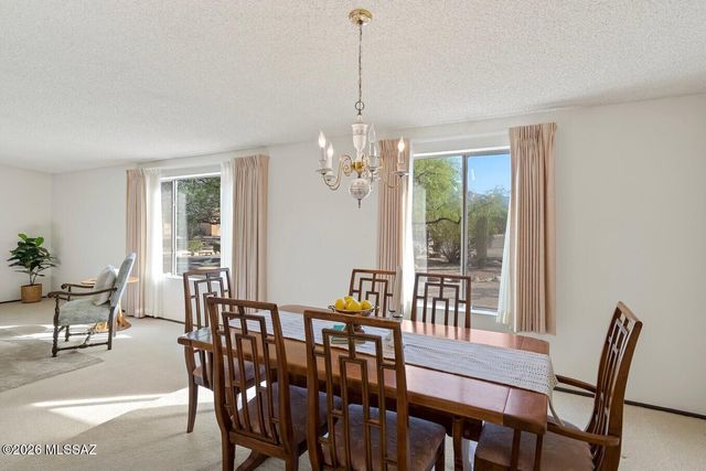 8900 E Tano Place, Tucson, AZ 85749