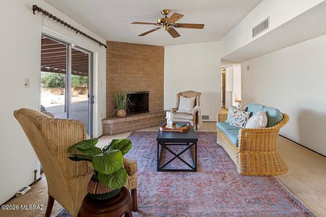 8900 E Tano Place, Tucson, AZ 85749
