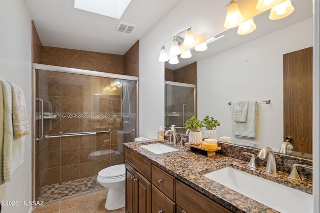 8900 E Tano Place, Tucson, AZ 85749