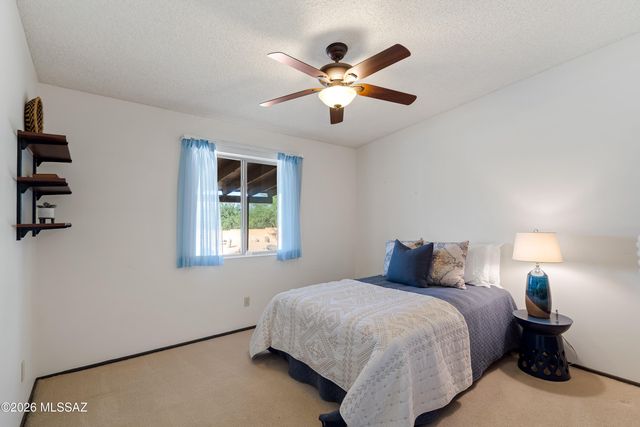 8900 E Tano Place, Tucson, AZ 85749