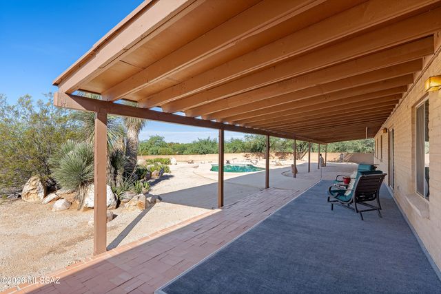 8900 E Tano Place, Tucson, AZ 85749