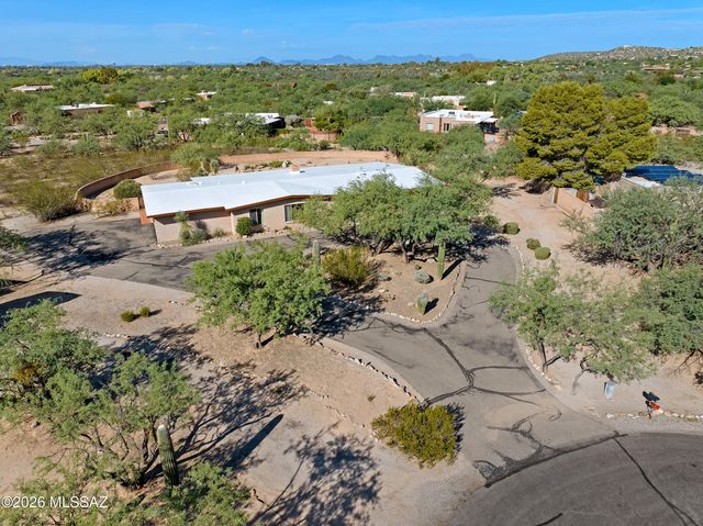 8900 E Tano Place, Tucson, AZ 85749