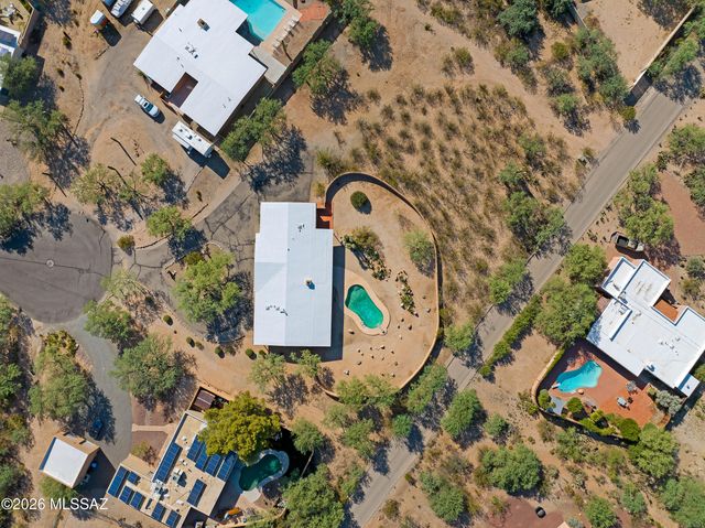8900 E Tano Place, Tucson, AZ 85749