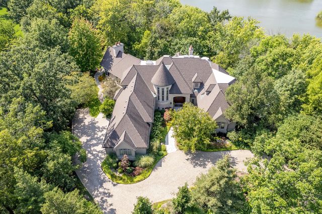 8698 S Madison Street, Burr Ridge, IL 60527
