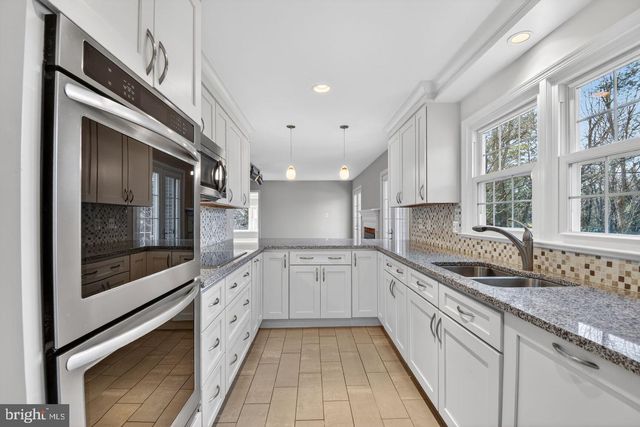 1302 CLAYBORNE HOUSE CT, Mclean, VA 22101