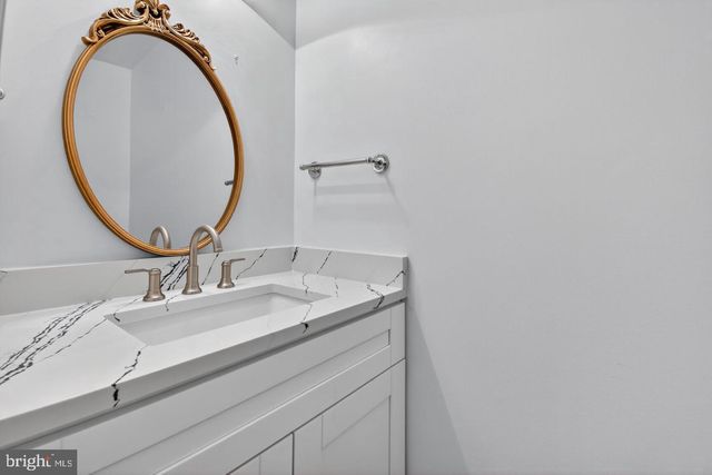 1302 CLAYBORNE HOUSE CT, Mclean, VA 22101