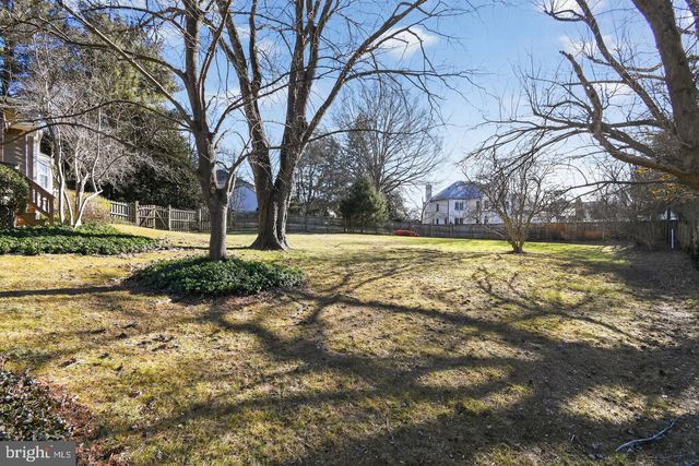 1302 CLAYBORNE HOUSE CT, Mclean, VA 22101