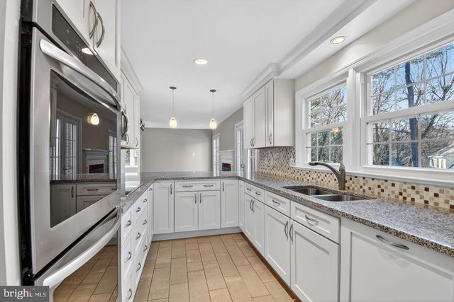 1302 CLAYBORNE HOUSE CT, Mclean, VA 22101