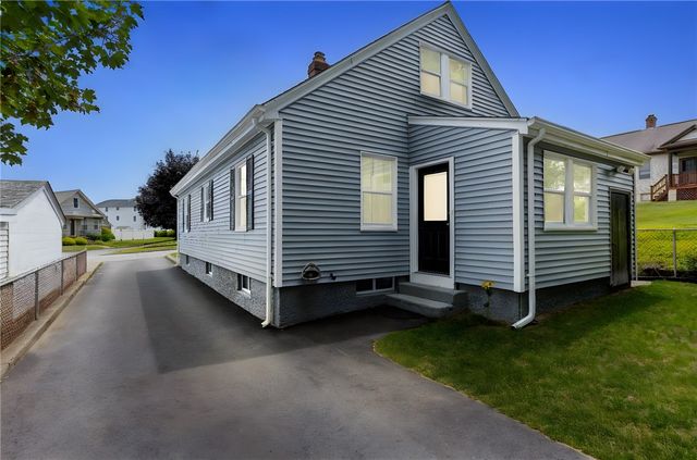 77 Rockwood Avenue, Cranston, RI 02920