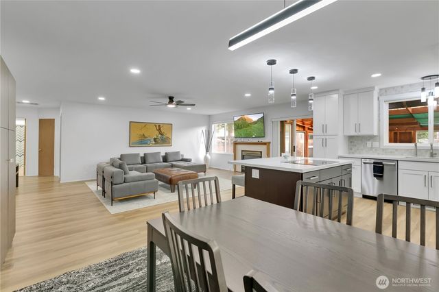 28012 236th Avenue SE, Maple Valley, WA 98038