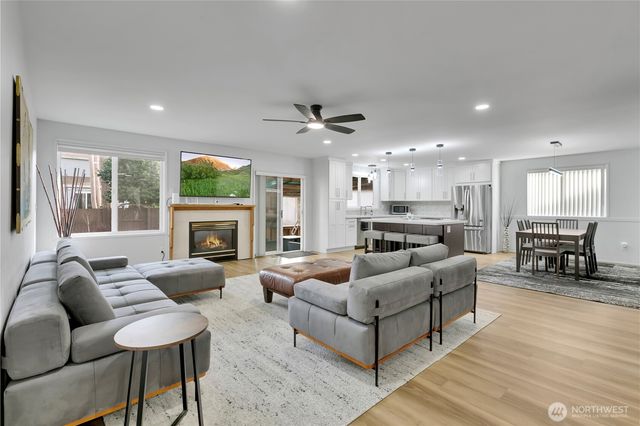 28012 236th Avenue SE, Maple Valley, WA 98038