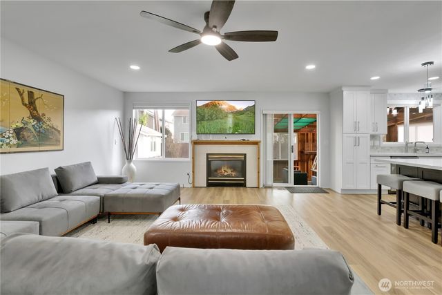 28012 236th Avenue SE, Maple Valley, WA 98038