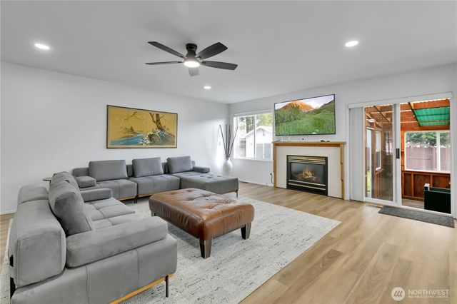 28012 236th Avenue SE, Maple Valley, WA 98038