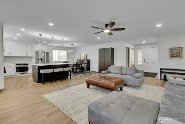 28012 236th Avenue SE, Maple Valley, WA 98038