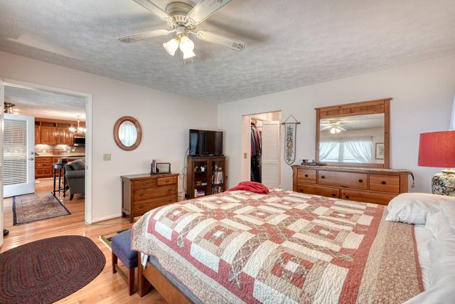 27 E Dogwood Lane, Blue Ridge, GA 30513