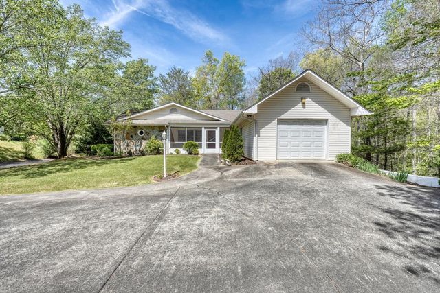 27 E Dogwood Lane, Blue Ridge, GA 30513