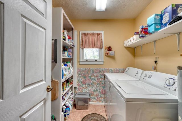 27 E Dogwood Lane, Blue Ridge, GA 30513