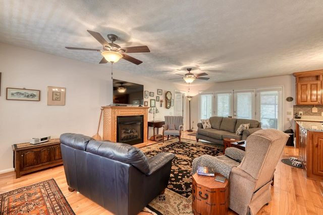 27 E Dogwood Lane, Blue Ridge, GA 30513