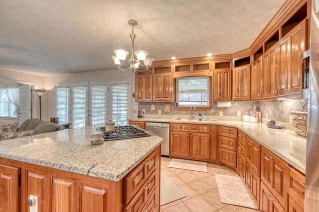 27 E Dogwood Lane, Blue Ridge, GA 30513