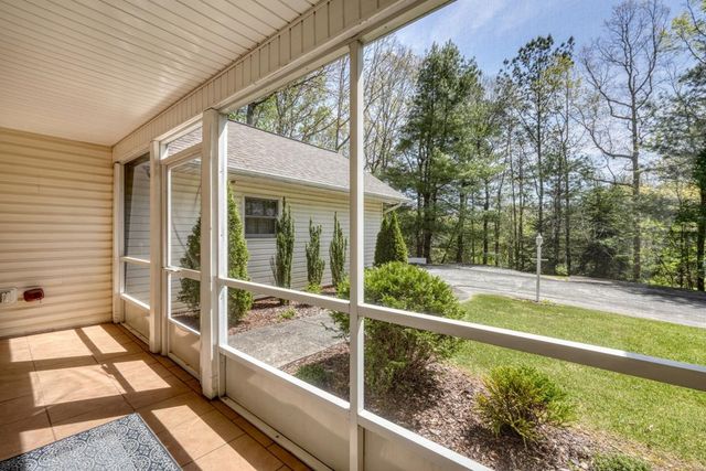 27 E Dogwood Lane, Blue Ridge, GA 30513