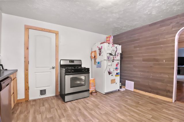 1300 N Waterloo Avenue, Jackson, MI 49202