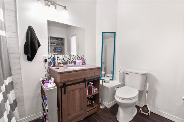 1300 N Waterloo Avenue, Jackson, MI 49202