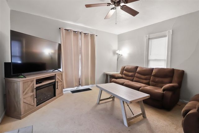 1300 N Waterloo Avenue, Jackson, MI 49202