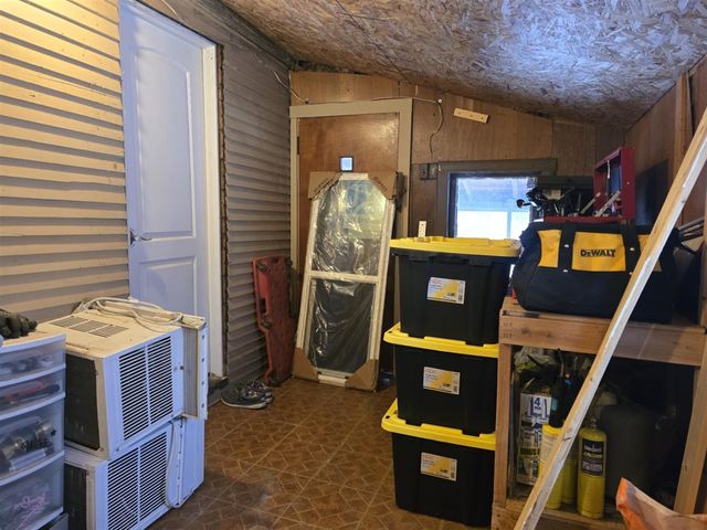 1300 N Waterloo Avenue, Jackson, MI 49202