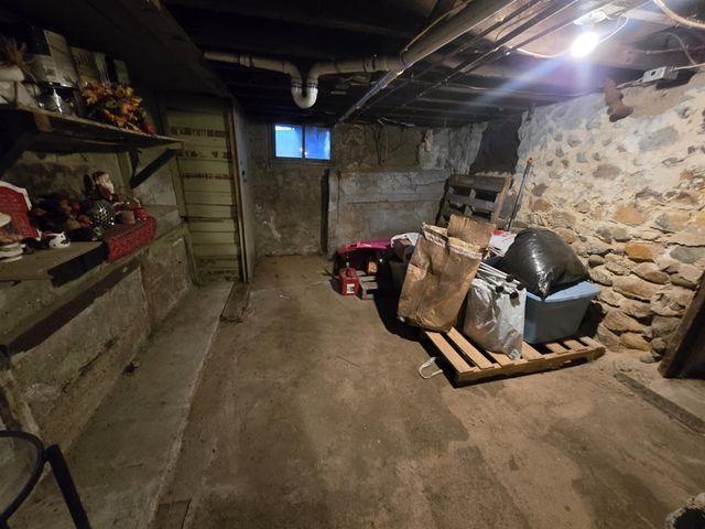 1300 N Waterloo Avenue, Jackson, MI 49202