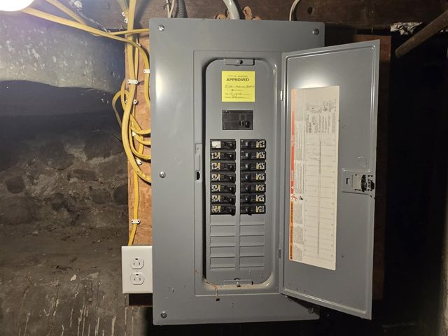 1300 N Waterloo Avenue, Jackson, MI 49202