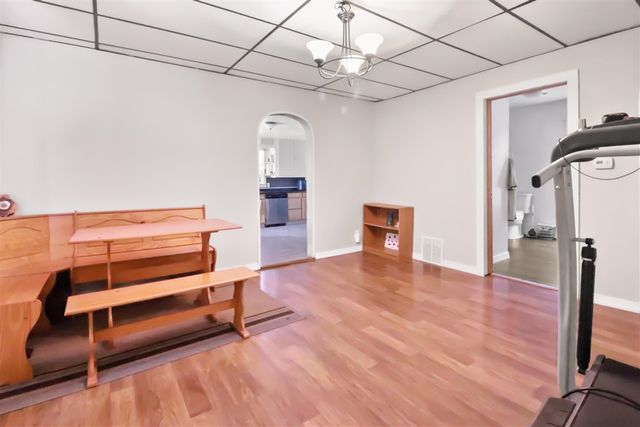 1300 N Waterloo Avenue, Jackson, MI 49202