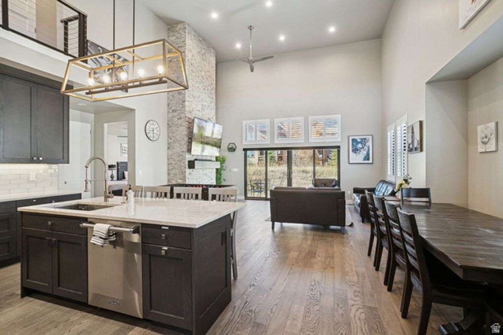 Image 6 of property listing at 10005 N MEER CIR, Heber City, UT 84032