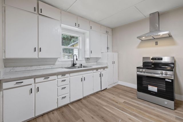 33239 Road 160, Ivanhoe, CA 93235