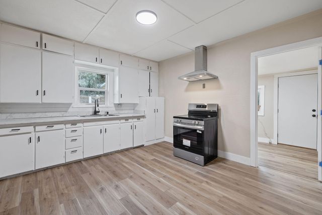 33239 Road 160, Ivanhoe, CA 93235