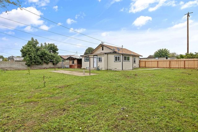 33239 Road 160, Ivanhoe, CA 93235